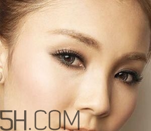 紋眉后需要多次補色嗎？哺乳期能紋眉嗎？