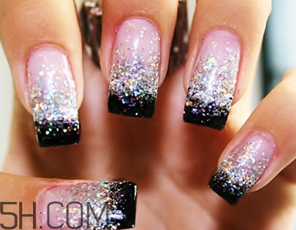 怎么判斷指甲油是否快干？水晶甲要怎么卸？