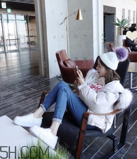 棉襖配牛仔褲好看嗎？棉服搭配牛仔褲圖片