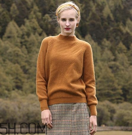 羊絨衫能用洗衣機(jī)甩干嗎？羊絨衫可以脫水嗎？