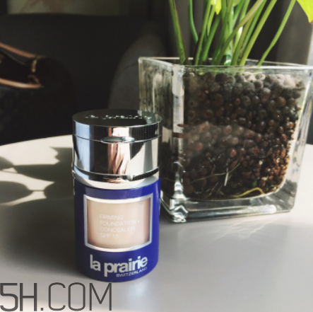 lp魚子醬和armani黑曜石粉霜對(duì)比 la prairie魚子醬粉底霜測評(píng)