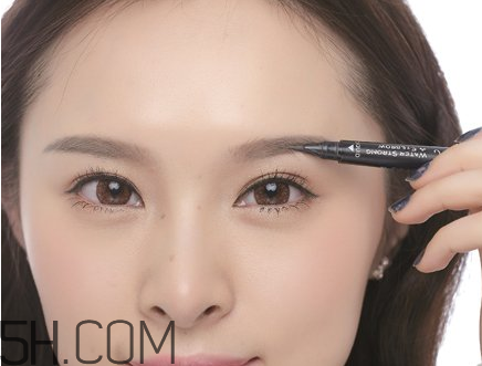 敏感性皮膚可以紋眉嗎？什么人不能做紋眉？