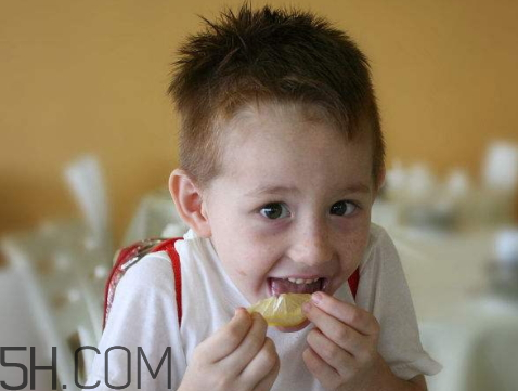 吃檸檬網(wǎng)絡(luò)用語是什么意思 你忙吧我吃檸檬怎么回 吃檸檬網(wǎng)絡(luò)用語是什么意思 你忙吧我吃檸檬怎么回