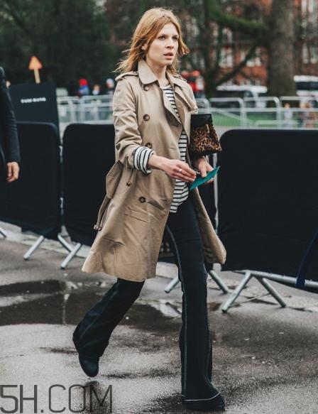 黑色喇叭褲搭什么上衣？黑色喇叭褲搭配上衣圖片