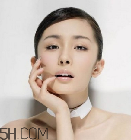 2018年最流行眉型 水霧眉怎么畫(huà) 2018年最流行眉型 水霧眉怎么畫(huà)