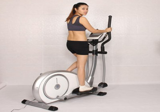 橢圓機(jī)和跑步機(jī)哪個(gè)好？橢圓機(jī)和跑步機(jī)各自的優(yōu)劣有哪些？
