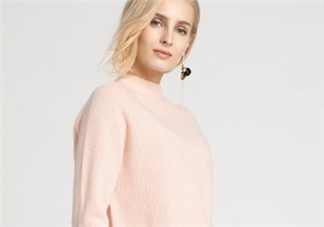 羊絨衫可以貼身穿嗎？羊絨衫里面穿什么？