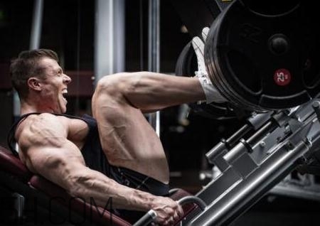 腿舉可以代替深蹲嗎？腿舉和深蹲哪個好？