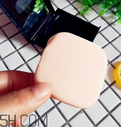 lansur蘭瑟?dú)鈮|cc好用嗎？ 蘭瑟?dú)鈮|cc霜多少錢