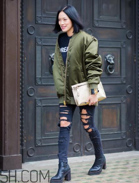 冬天破洞牛仔褲怎么搭配？破洞牛仔褲冬天怎么穿？