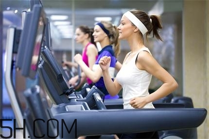 跑步機(jī)上跑步頭暈腿軟是怎么回事？跑步機(jī)上跑步設(shè)置多少時(shí)間速度？