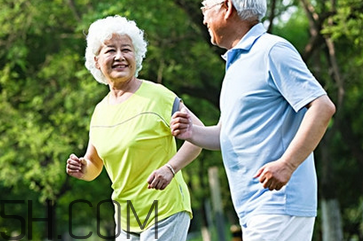 跑步機(jī)適合老年人嗎？老年人跑步有什么好處呢？