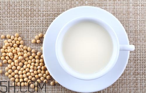 如何健康的喝豆?jié){？喝豆?jié){有什么注意事項嗎？