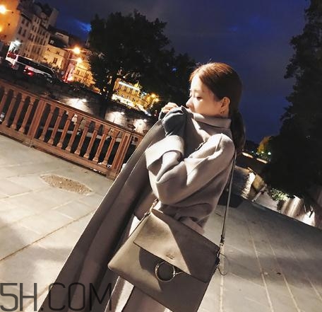 雙面呢大衣容易皺嗎？雙面呢大衣皺了怎么辦？