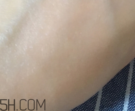 理膚泉大哥大防曬金標和綠標哪個好_區(qū)別