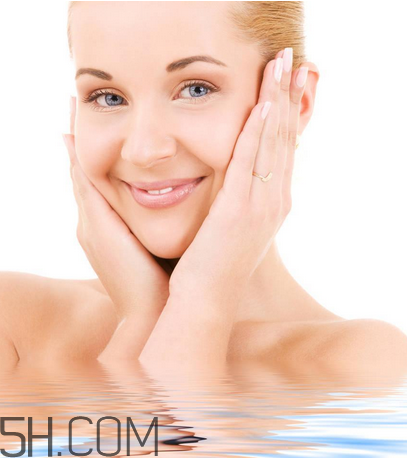 潔爾陰一瓶蓋是多少？潔爾陰能洗頭嗎？