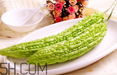 生蠔可以和苦瓜一起吃嗎？生蠔和西紅柿可以一起吃嗎？