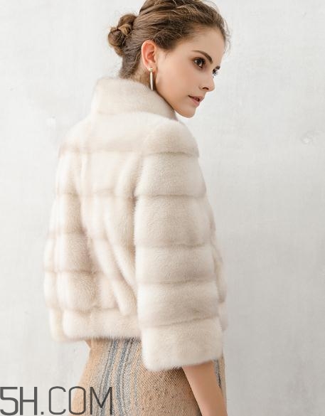 裘皮大衣怎樣清洗？裘皮大衣怎么挑選？