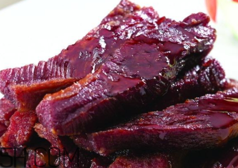 臘牛肉為什么是紅的 臘牛肉吃了好不好 臘牛肉為什么是紅的 臘牛肉吃了好不好