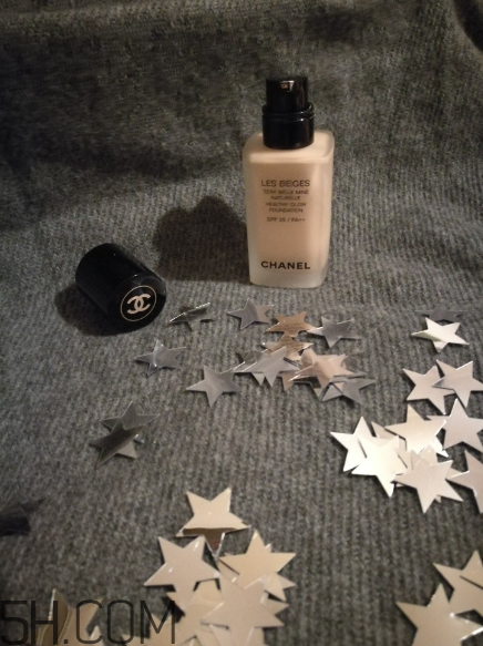 香奈兒臻美光感粉底液好用嗎？香奈兒臻美光感粉底液多少錢？