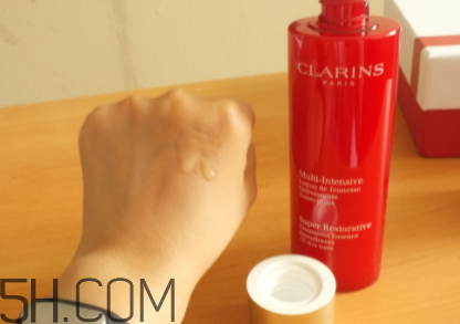 嬌韻詩分齡精華水有幾款？嬌韻詩分齡精華水怎么用？