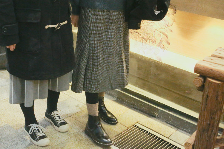 格子裙搭配毛衣好看吧 就算冬也不要放棄裙子 格子裙搭配毛衣好看吧 就算冬也不要放棄裙子