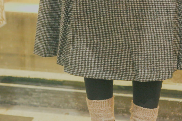 格子裙搭配毛衣好看吧 就算冬也不要放棄裙子 格子裙搭配毛衣好看吧 就算冬也不要放棄裙子