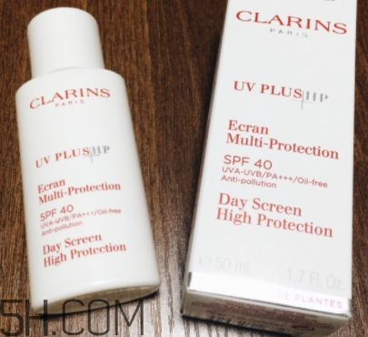 嬌韻詩隔離霜好不好用？嬌韻詩隔離霜油嗎？