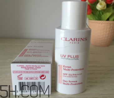 嬌韻詩隔離霜好不好用？嬌韻詩隔離霜油嗎？