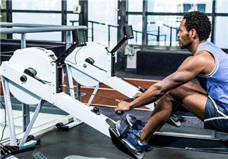 劃船機減脂效果如何？劃船機能減肚子嗎？