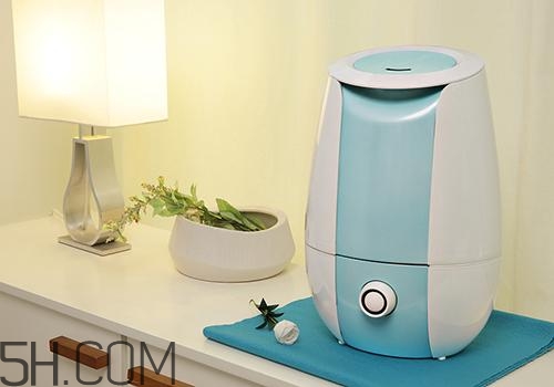 冬天用加濕器用什么水？加濕器上的水垢用什么清洗？