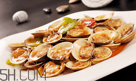 吃花甲能喝啤酒嗎？花甲的食用注意事項(xiàng)