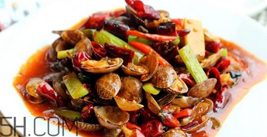 吃花甲能喝啤酒嗎？花甲的食用注意事項(xiàng)