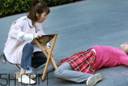 張一山式比心怎么做？張一山比心動(dòng)圖