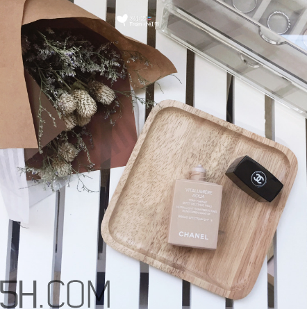 香奈兒光彩水潤粉底液好用嗎？香奈兒粉底液使用感