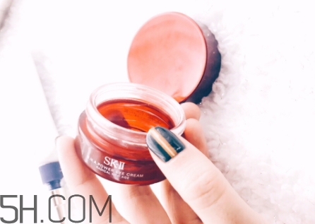 百優(yōu)眼霜和sk2眼霜哪個好？百優(yōu)眼霜和sk2眼霜對比