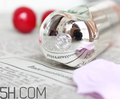 百優(yōu)眼霜和sk2眼霜哪個好？百優(yōu)眼霜和sk2眼霜對比