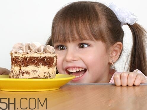 兒童吃糖太多有何影響？兒童如何正確吃糖？