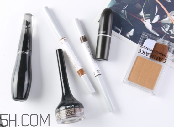 怎樣化妝遮黑眼圈眼袋 化了妝還這么喪？