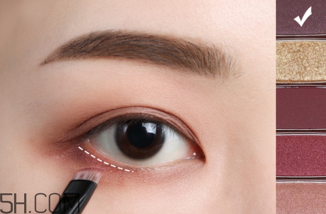 怎樣化妝遮黑眼圈眼袋 化了妝還這么喪？