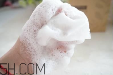 用了嘉娜寶洗顏粉還用洗面奶嗎？洗顏粉的正確打開(kāi)方式