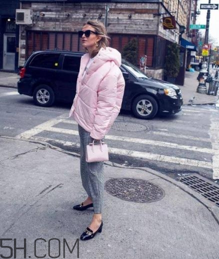 羽絨服充絨量標(biāo)準(zhǔn)多少？羽絨服充絨量越多越好嗎？