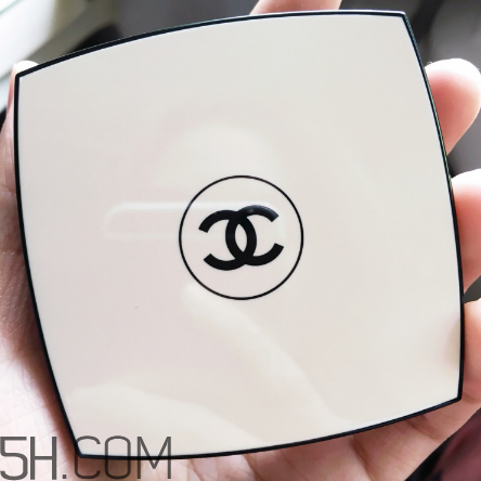 chanel氣墊水粉底好用嗎？香奈兒氣墊水粉底使用感受