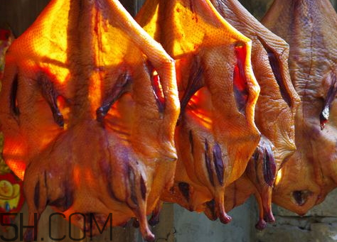 臘鴨發(fā)霉了怎么辦 臘鴨長毛能吃嗎 臘鴨發(fā)霉了怎么辦 臘鴨長毛能吃嗎