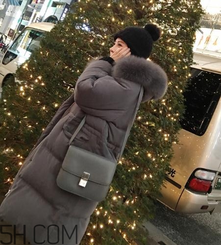 白鴨絨羽絨服保暖嗎？白鴨絨有味道怎么去味？