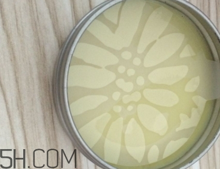 豬油膏和素顏霜哪個(gè)先用？豬油膏和素顏霜使用順序