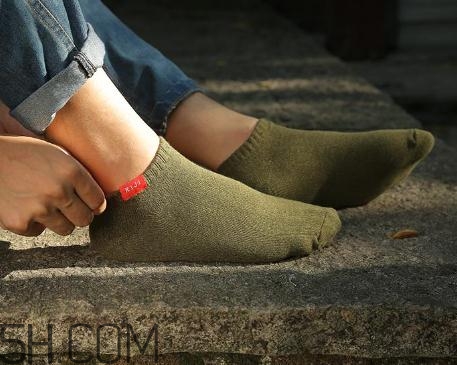 襪子洗完還臭怎么辦？襪子洗不干凈怎么辦？