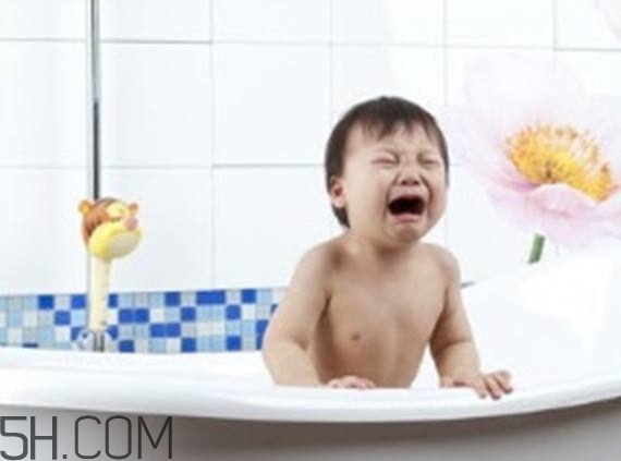 寶寶拉肚子可以洗澡嗎？寶寶拉肚子怎么洗澡比較好？