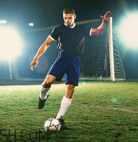 足球鞋能平時穿嗎？足球鞋可以用來跑步嗎？