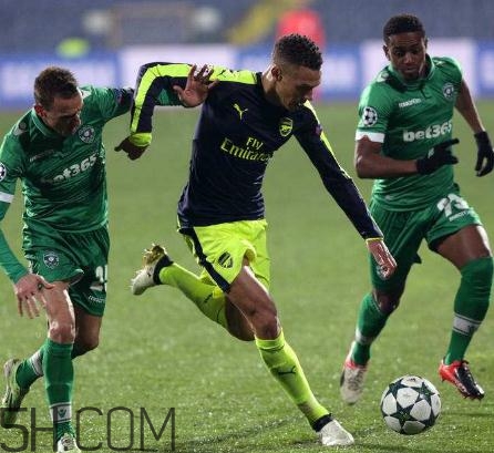 足球鞋要買大一碼嗎？足球鞋會不會越穿越大？